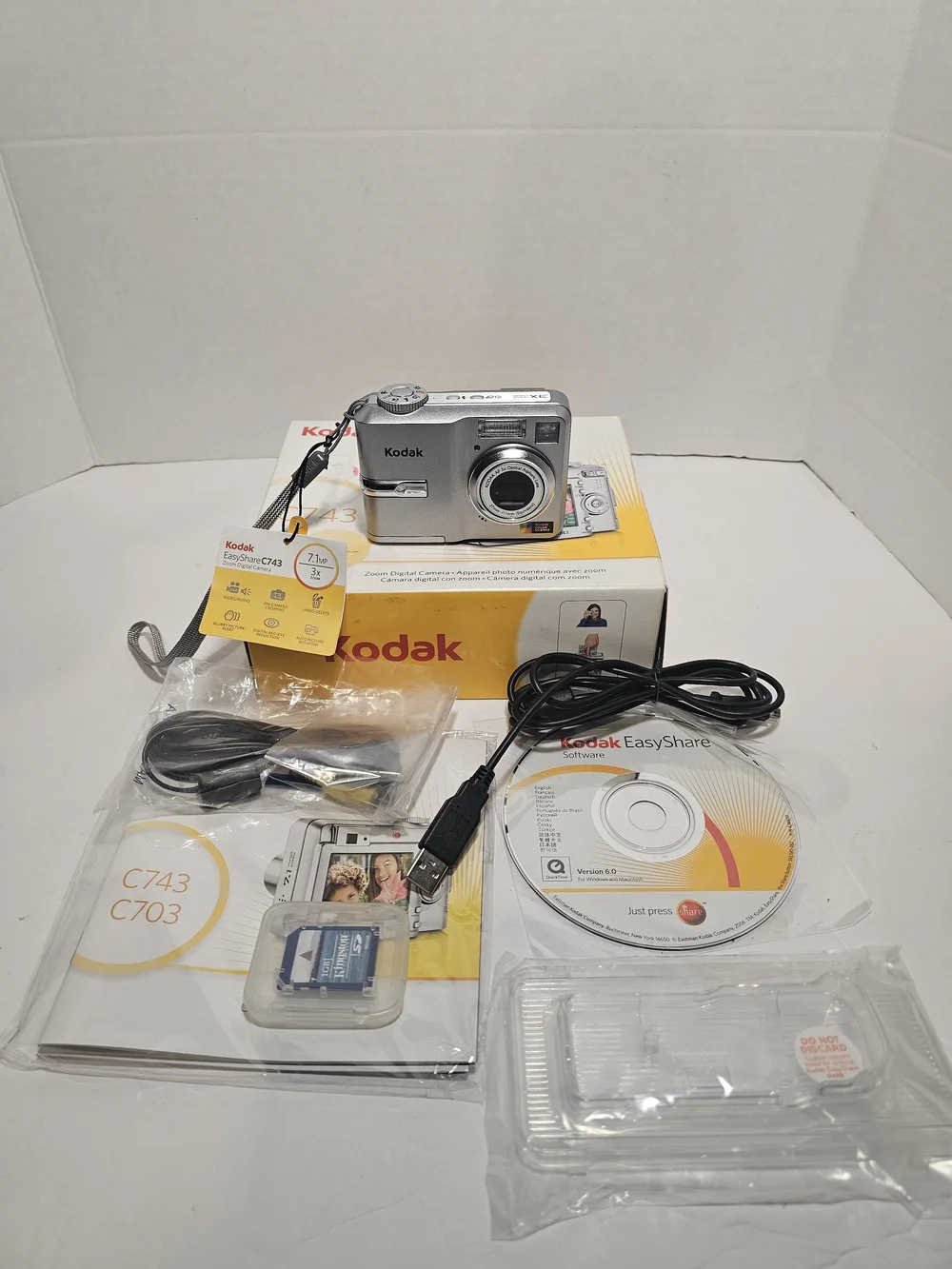 Kodak EasyShare Silver Digital Camera with Accessories - Silver